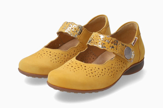 Lamballes Mobils Fabienne Jaune Chaussures femmes Marque Mephisto Shop Nouvelle collection printemps été 2024 Magasins Belgique Liège Eupen 